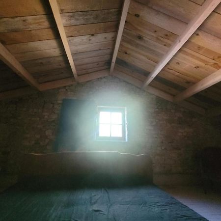 Nuit Insolite, Chambre Au Dessus D'Une Etable La Chapelle-Themer Zewnętrze zdjęcie