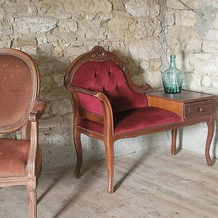 Nuit Insolite, Chambre Au Dessus D'Une Etable La Chapelle-Themer Zewnętrze zdjęcie